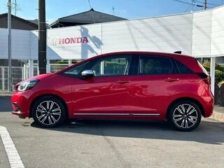 2021 Honda Fit IV, красный, 690000 рублей, вид 4