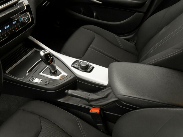 2017 BMW 1 серии 118i II (F20/F21) Рестайлинг, красный - вид 15