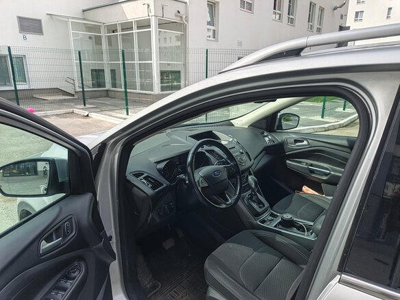 2017 Ford Kuga II Рестайлинг, серый, 1600000 рублей - вид 5