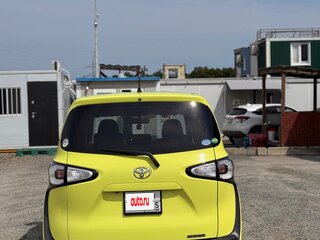 2018 Toyota Sienta II, зелёный, 1100000 рублей, вид 5