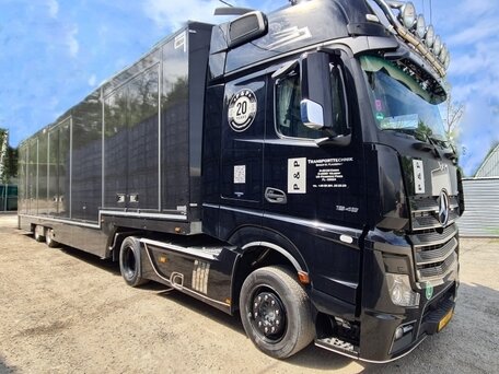 2017 Mercedes-Benz Actros, чёрный, 16500000 рублей, вид 3