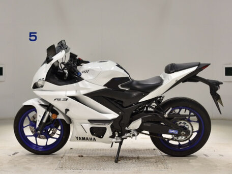 2024 Yamaha YZF-R3, белый, 430000 рублей, вид 3