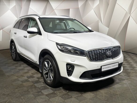 2018 Kia Sorento III Prime Рестайлинг, белый, 2339000 рублей - вид 2