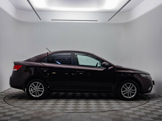 2010 Kia Cerato 5-speed II, красный, 629000 рублей, вид 4