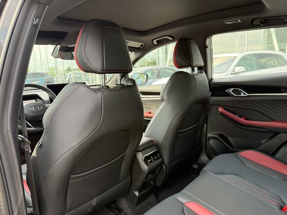 2026 Geely Coolray I Рестайлинг 2, серый, 2964990 рублей - вид 17