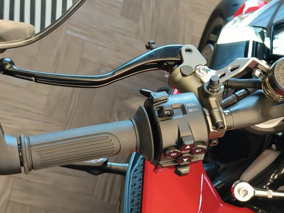 2026 QJMotor SRK 921, красный, 1090000 рублей - вид 14