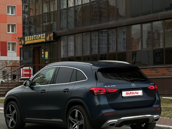 2021 Mercedes-Benz GLA 250 II (H247), синий, 4980000 рублей - вид 4