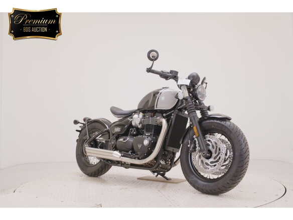 2025 Triumph Bonneville Bobber, чёрный, 1500000 рублей