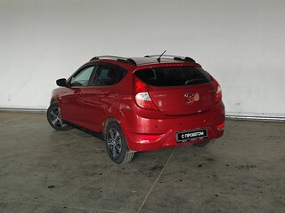 2013 Hyundai Solaris I, красный, 337000 рублей, вид 4