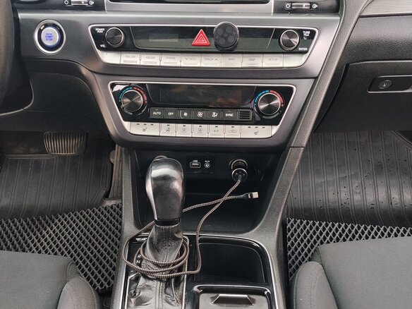 2018 Hyundai Sonata VII (LF) Рестайлинг, белый, 900000 рублей - вид 15