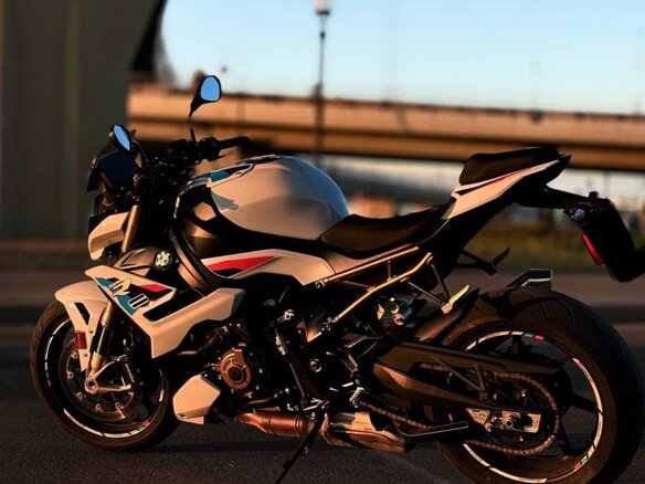 2022 BMW S 1000 R, белый, 1600000 рублей - вид 2