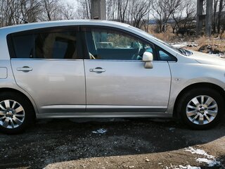 2007 Nissan Tiida I, серебристый, 550000 рублей, вид 3