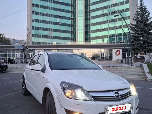 2013 Opel Astra H Рестайлинг, белый, 730000 рублей - вид 18