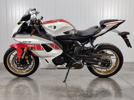 2022 Yamaha YZF-R7, белый, 829000 рублей, вид 4