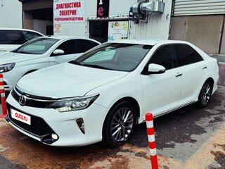2013 Toyota Camry VII (XV50), белый, 1500000 рублей, вид 1