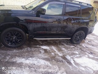 2015 Toyota Land Cruiser Prado 6-speed 150 Series Рестайлинг 1, чёрный, 3600000 рублей, вид 5