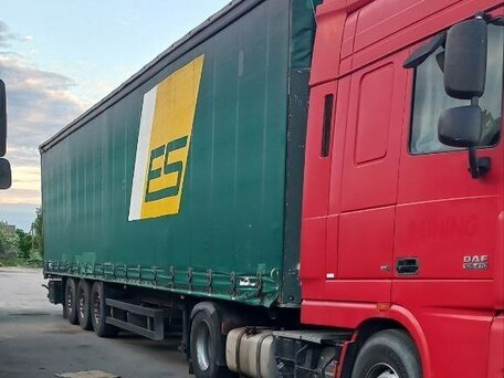 2006 DAF XF 105, красный, 4000000 рублей, вид 2