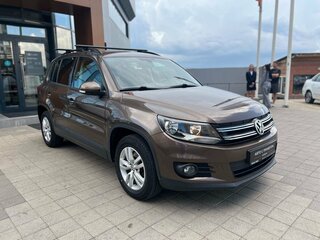 2015 Volkswagen Tiguan I Рестайлинг, коричневый, 1350000 рублей, вид 3