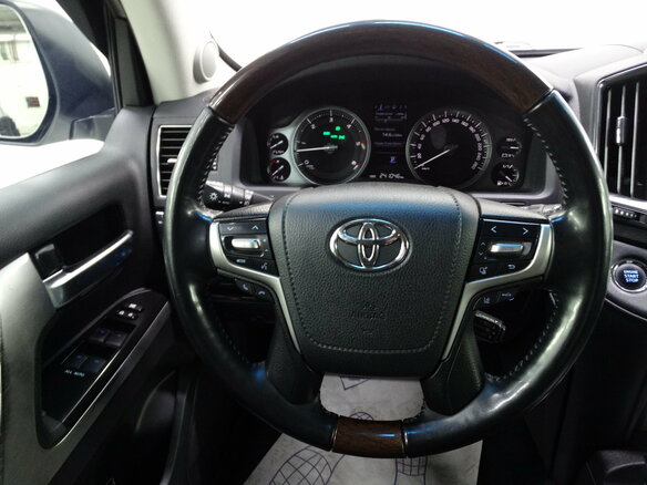 2016 Toyota Land Cruiser 200 Series Рестайлинг 2, белый, 4149000 рублей - вид 7