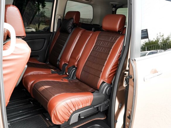 2016 Nissan Serena IV (C26), оранжевый - вид 9