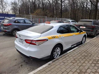 2020 Toyota Camry VIII (XV70), белый, 2200000 рублей, вид 5