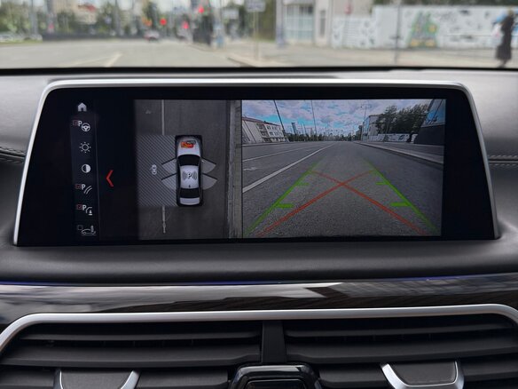 2016 BMW 7 серии 750i xDrive VI (G11/G12), чёрный, 3400000 рублей - вид 24