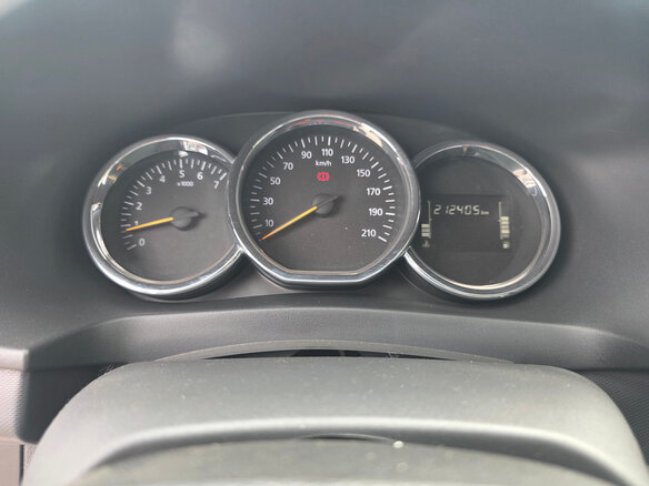 2021 Renault Logan II Рестайлинг, белый, 800000 рублей - вид 4