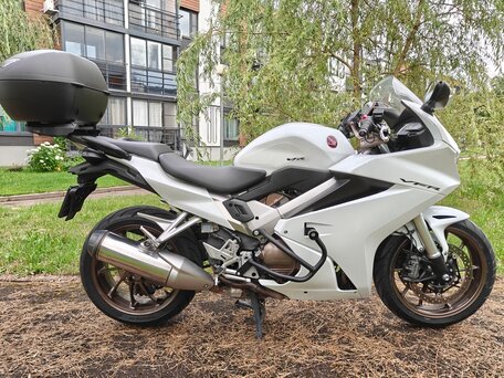 2016 Honda VFR 800, белый, 659000 рублей, вид 1