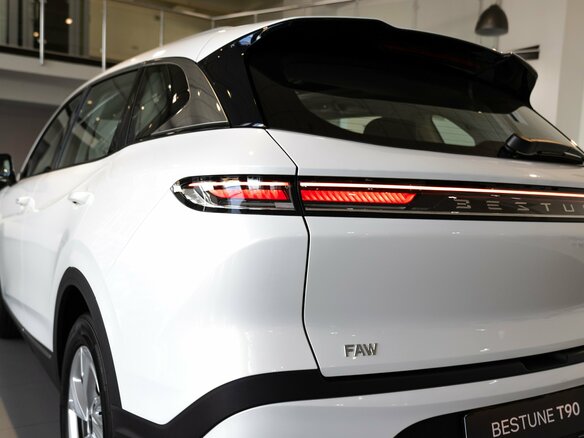 2025 Bestune T90 I, белый - вид 8