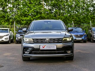 2018 Volkswagen Tiguan II, серебристый, 2280000 рублей, вид 3