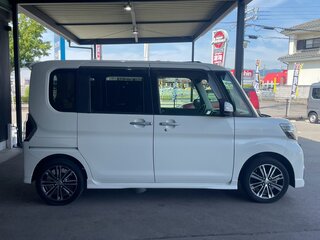 2023 Daihatsu Tanto IV Рестайлинг, белый, 899000 рублей, вид 2