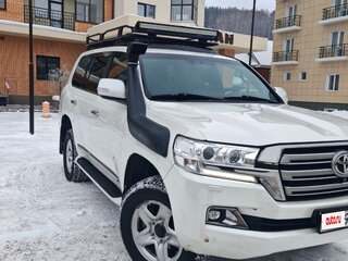 2015 Toyota Land Cruiser 200 Series Рестайлинг 2, белый, 4999000 рублей, вид 3