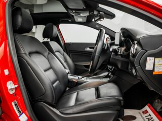2017 Mercedes-Benz GLA 180 I (X156) Рестайлинг, красный, 2050000 рублей, вид 4