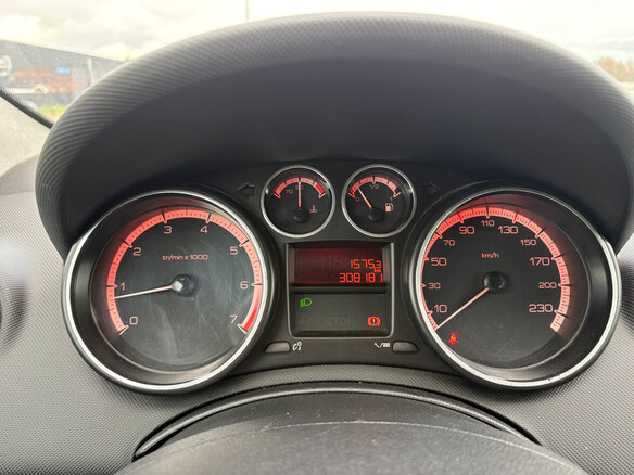 2012 Peugeot 408 I, чёрный, 305000 рублей - вид 24