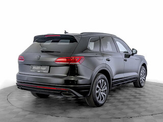 2018 Volkswagen Touareg III, чёрный, 4285000 рублей, вид 5