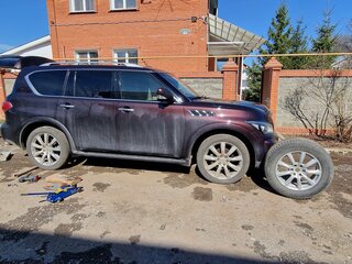 2012 Infiniti QX56 II, пурпурный, 2000000 рублей, вид 3