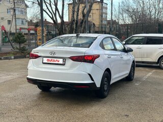 2020 Hyundai Solaris II Рестайлинг, белый, 925000 рублей, вид 4