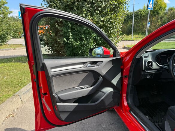2016 Audi A3 III (8V), красный, 1450000 рублей - вид 9