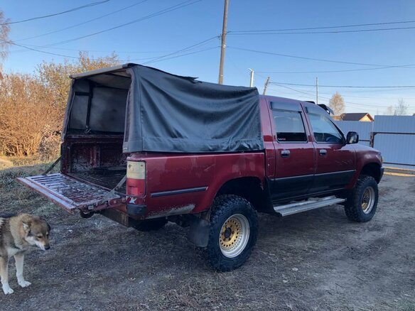 1994 Toyota Hilux V, красный, 650000 рублей - вид 4