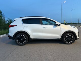 2019 Kia Sportage IV Рестайлинг, белый, 2750000 рублей, вид 4