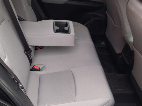 2022 Toyota Venza II, чёрный, 3461000 рублей - вид 16