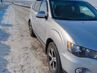 2011 Mitsubishi Outlander II Рестайлинг, серебристый, 1210000 рублей, вид 2