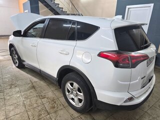2018 Toyota RAV4 IV (XA40) Рестайлинг, белый, 3000000 рублей, вид 3