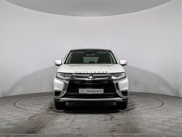 2018 Mitsubishi Outlander III Рестайлинг 2, белый - вид 1