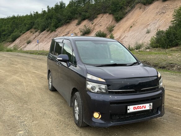 2011 Toyota Voxy II (R70) Рестайлинг, фиолетовый, 1850000 рублей - вид 9