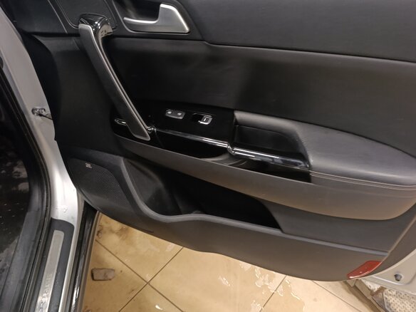 2016 Kia Sportage IV, серебристый, 1900000 рублей - вид 14