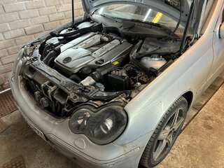 2004 Mercedes-Benz C-Класс 240 II (W203) Рестайлинг, серый, 920000 рублей, вид 3