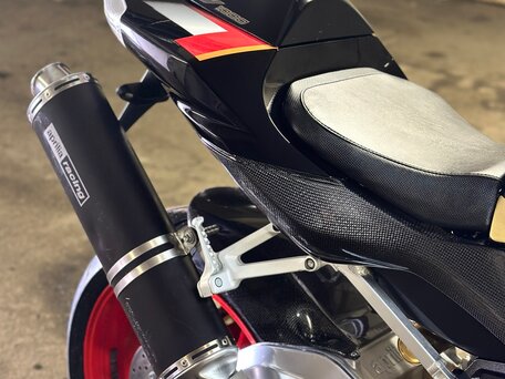2005 Aprilia RSV1000 R, чёрный, 750000 рублей, вид 4