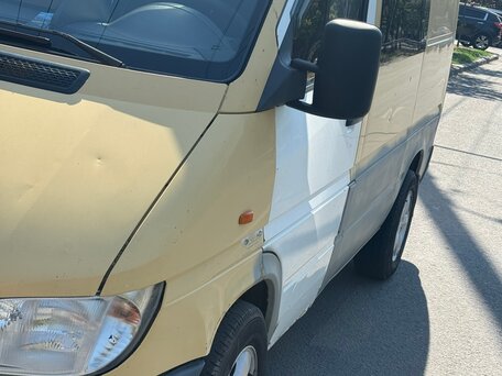 2002 Mercedes-Benz Sprinter, жёлтый, 900000 рублей, вид 2