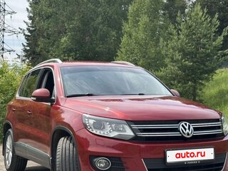 2013 Volkswagen Tiguan I Рестайлинг, красный, 1300000 рублей, вид 2
